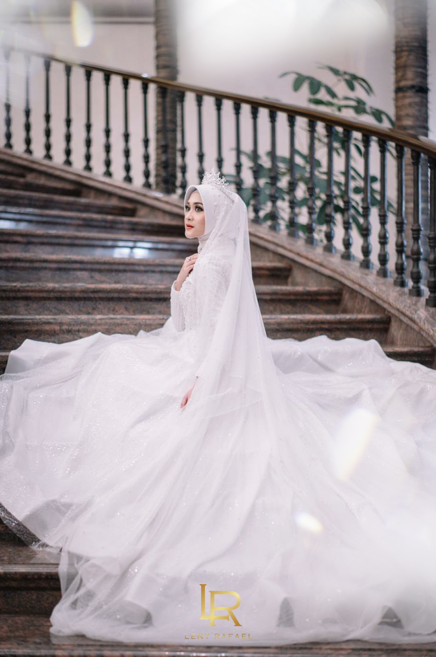 Gown Muslim by Leny Rafael Bride 