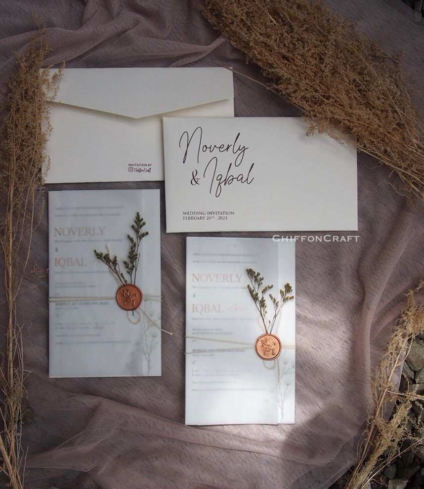 Wedding Invitation with Dried Flower by ChiffonCraft