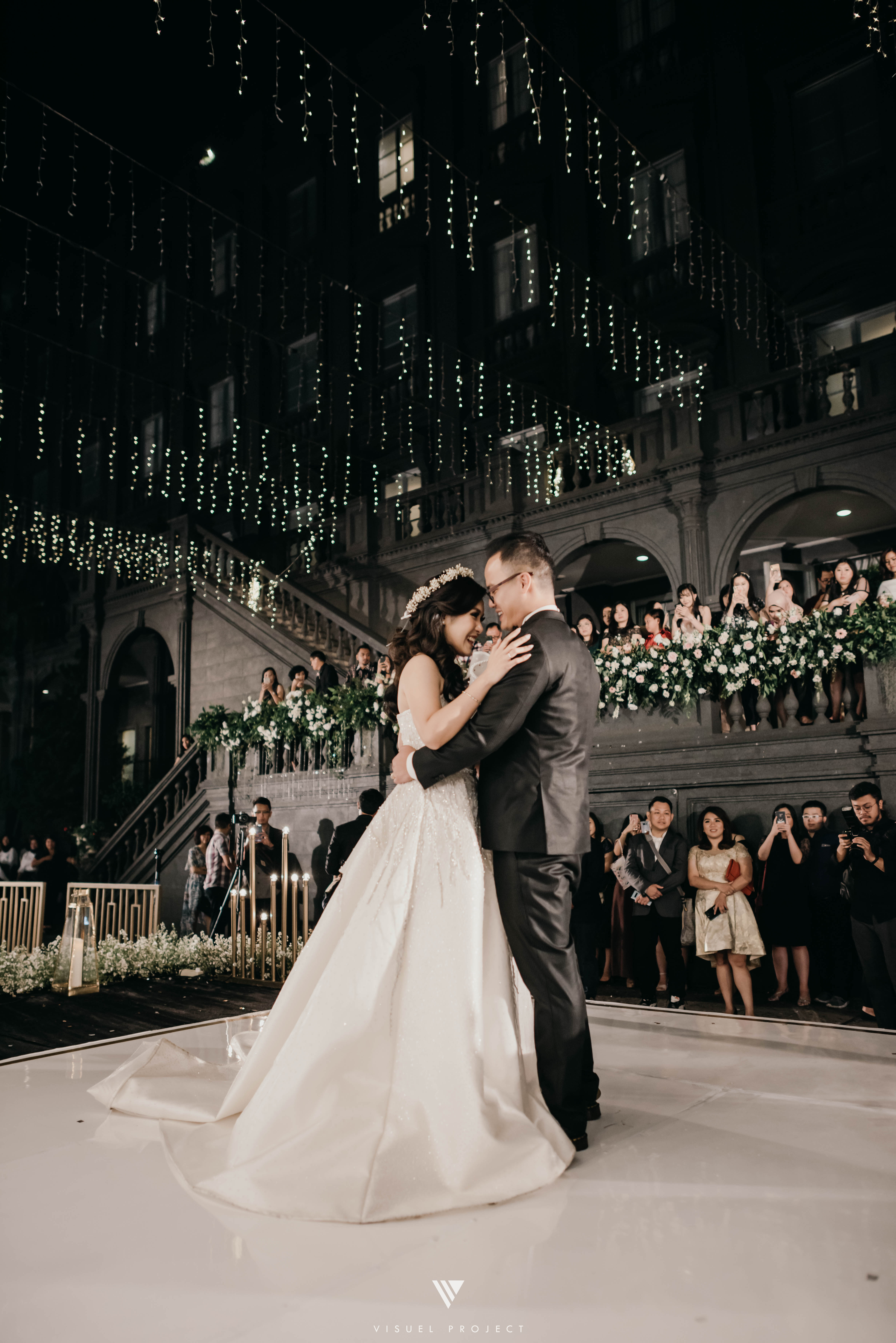 Daniel And Jessica Groves - 9d9ftjp