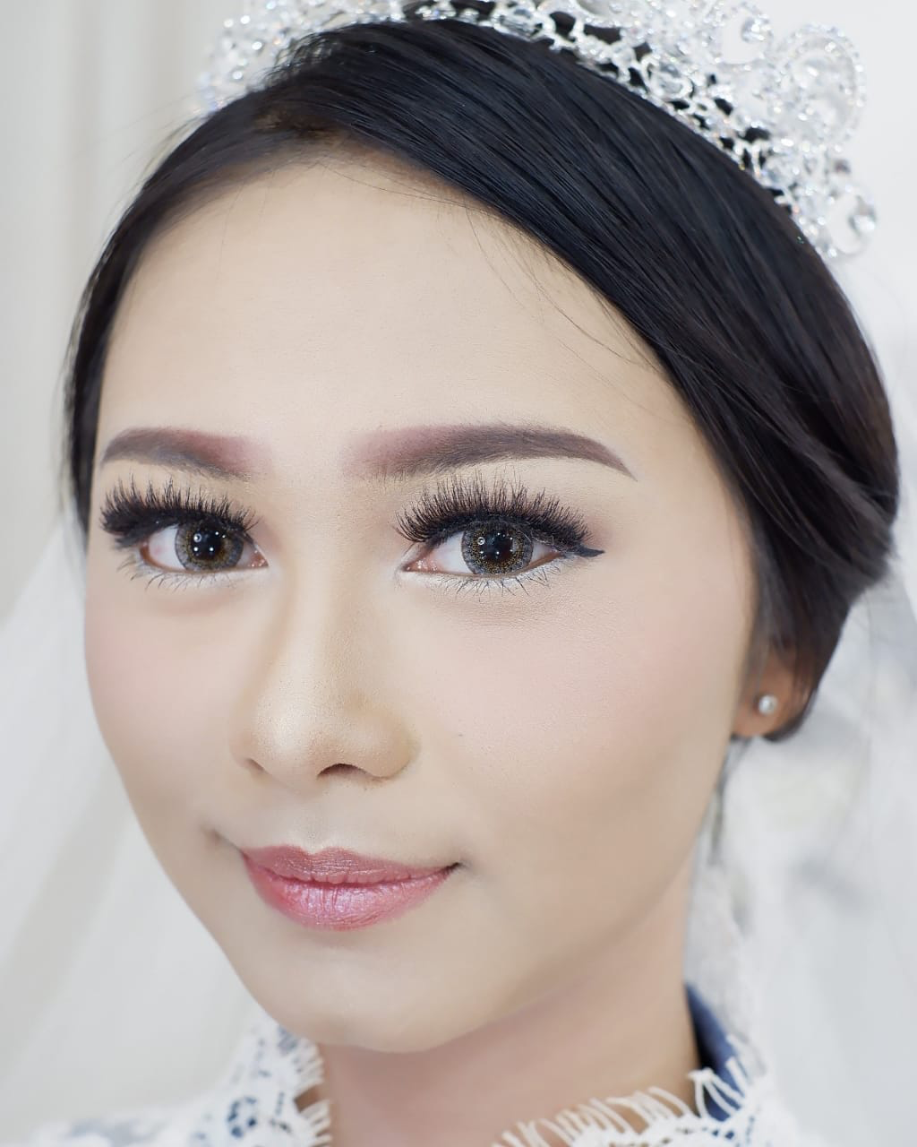 Close Up Makeup By Dini Bridal Tlogosari Semarang by Dini Bridal Salon