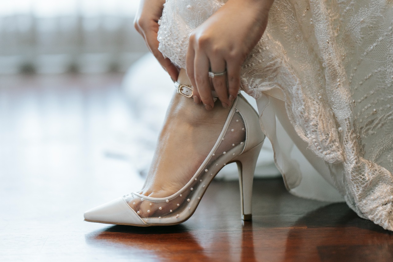 shoe bride