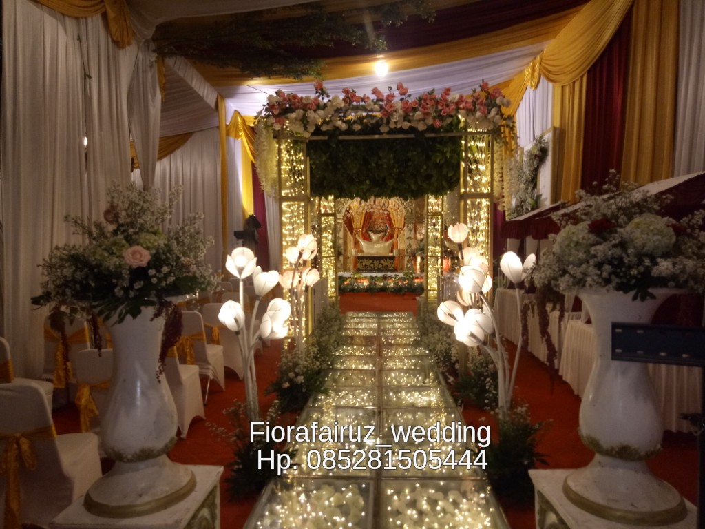 Specialis Lantai Kaca | Fiora Fairuz Wedding (Faiqa Decoration