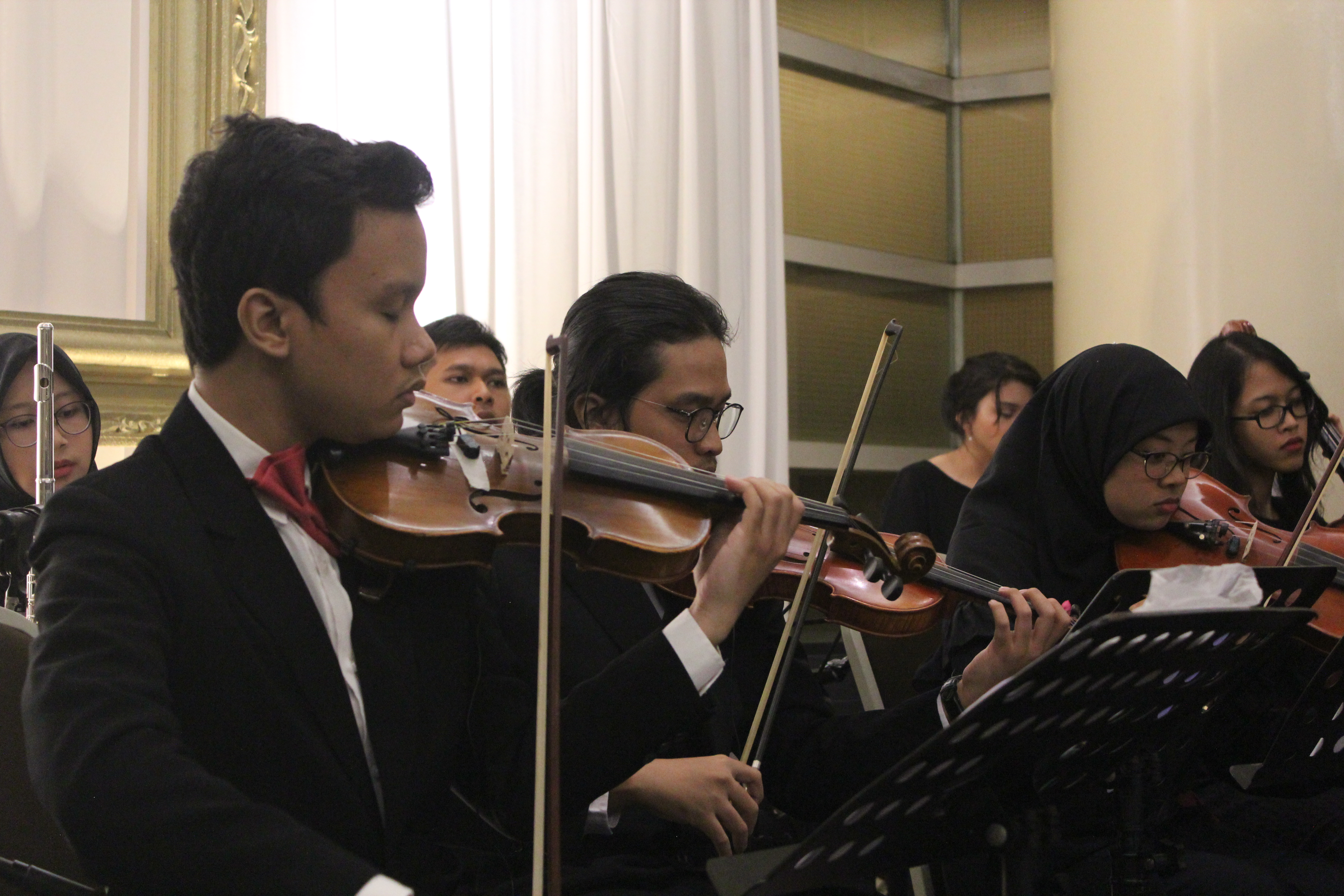 Orchestra Symphony Mahawaditra Wedding Entertainment (Music) in Depok