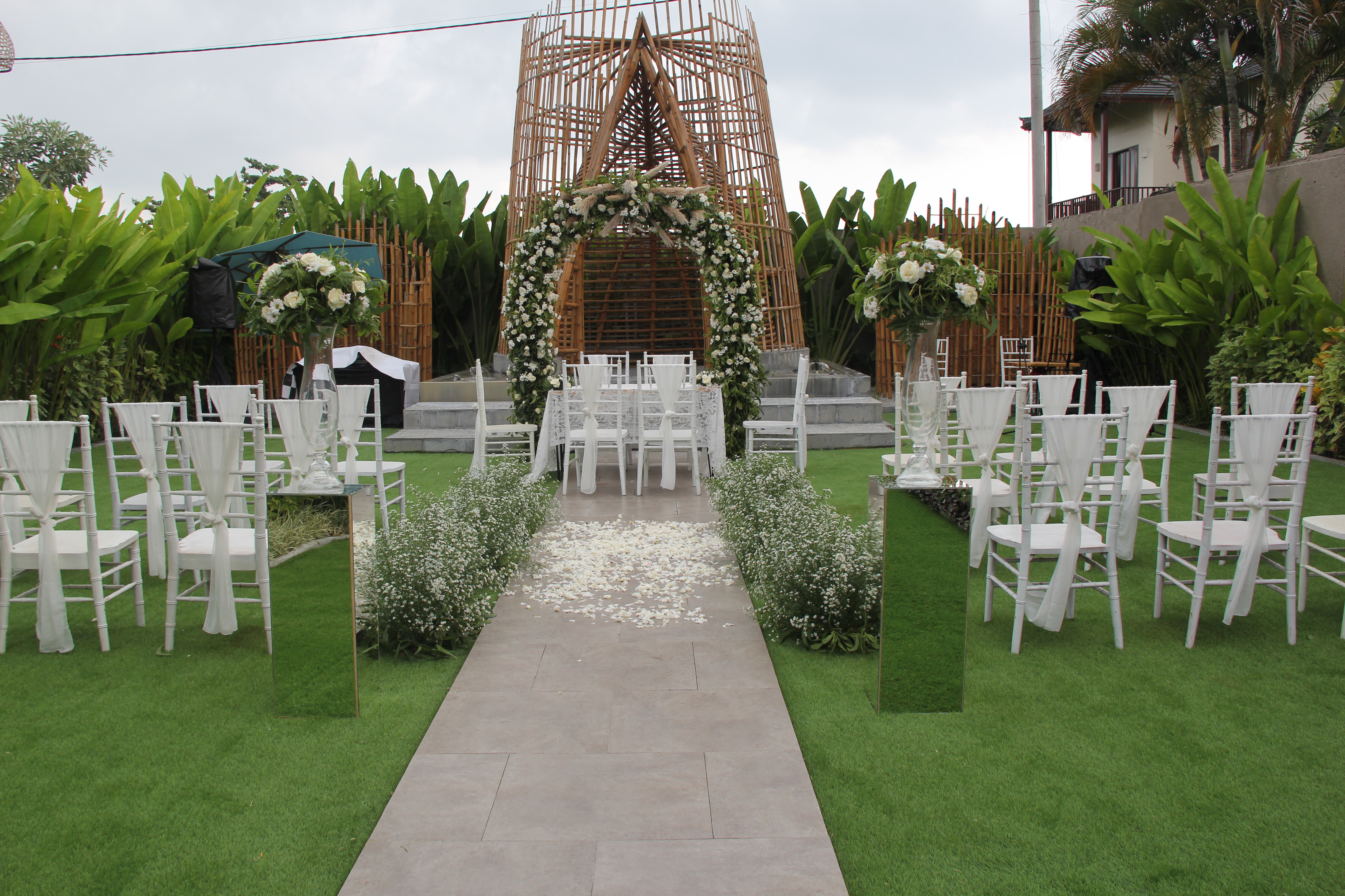 Online Wedding Decoration for Akad 1020 pax by DD Blossoms