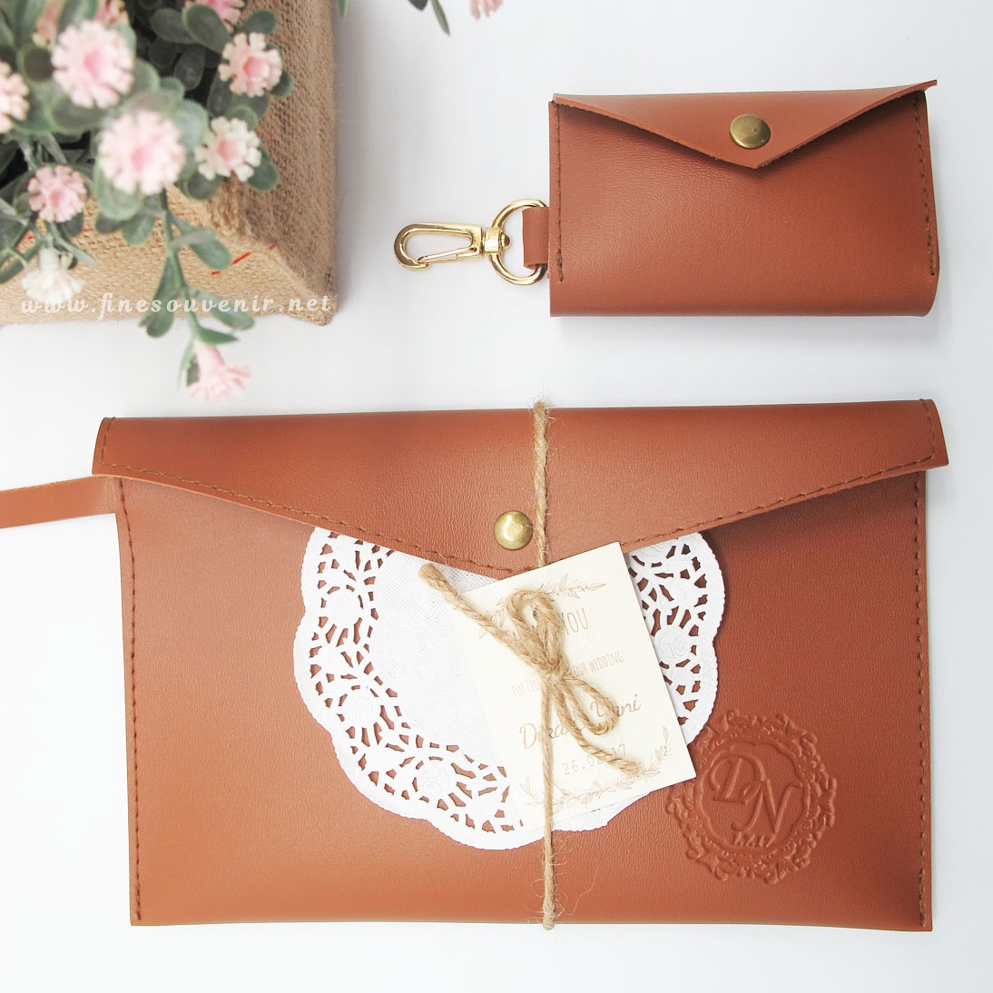 Elegant Pouch Fine Souvenir Bridestory