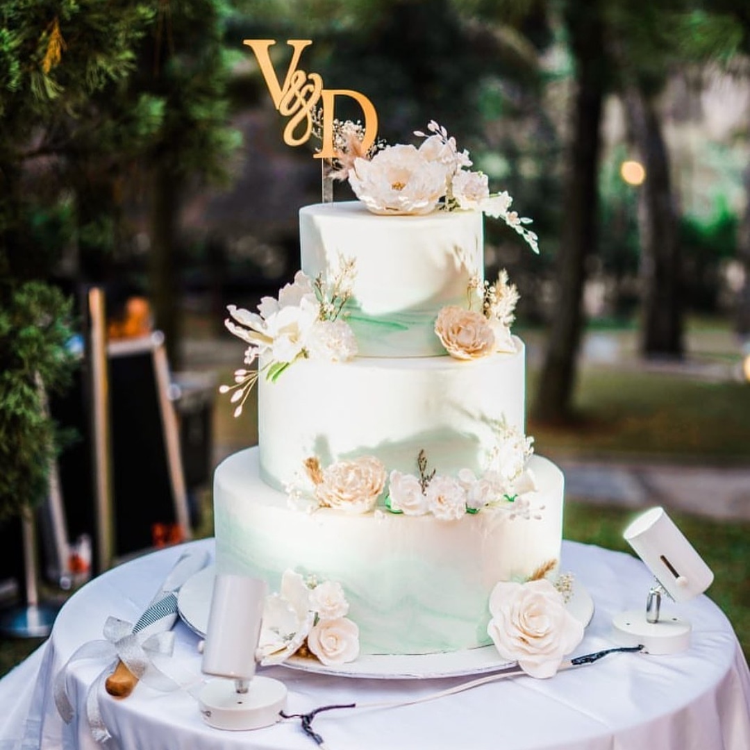 wedding cake by Nisha cake surabaya