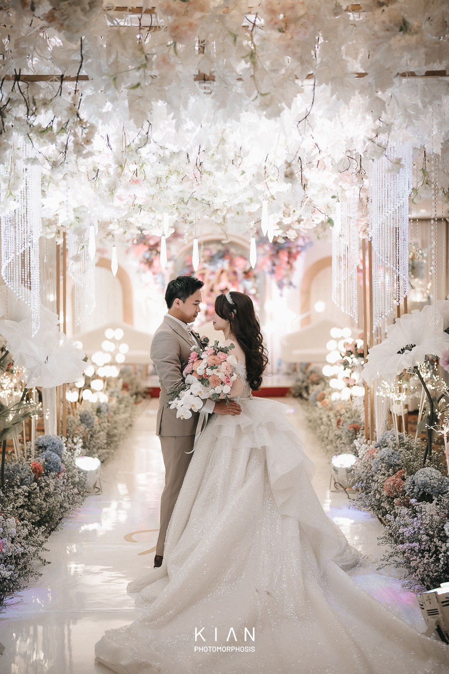 MERLYN PARK W & S by GLORIOSA DECORATION