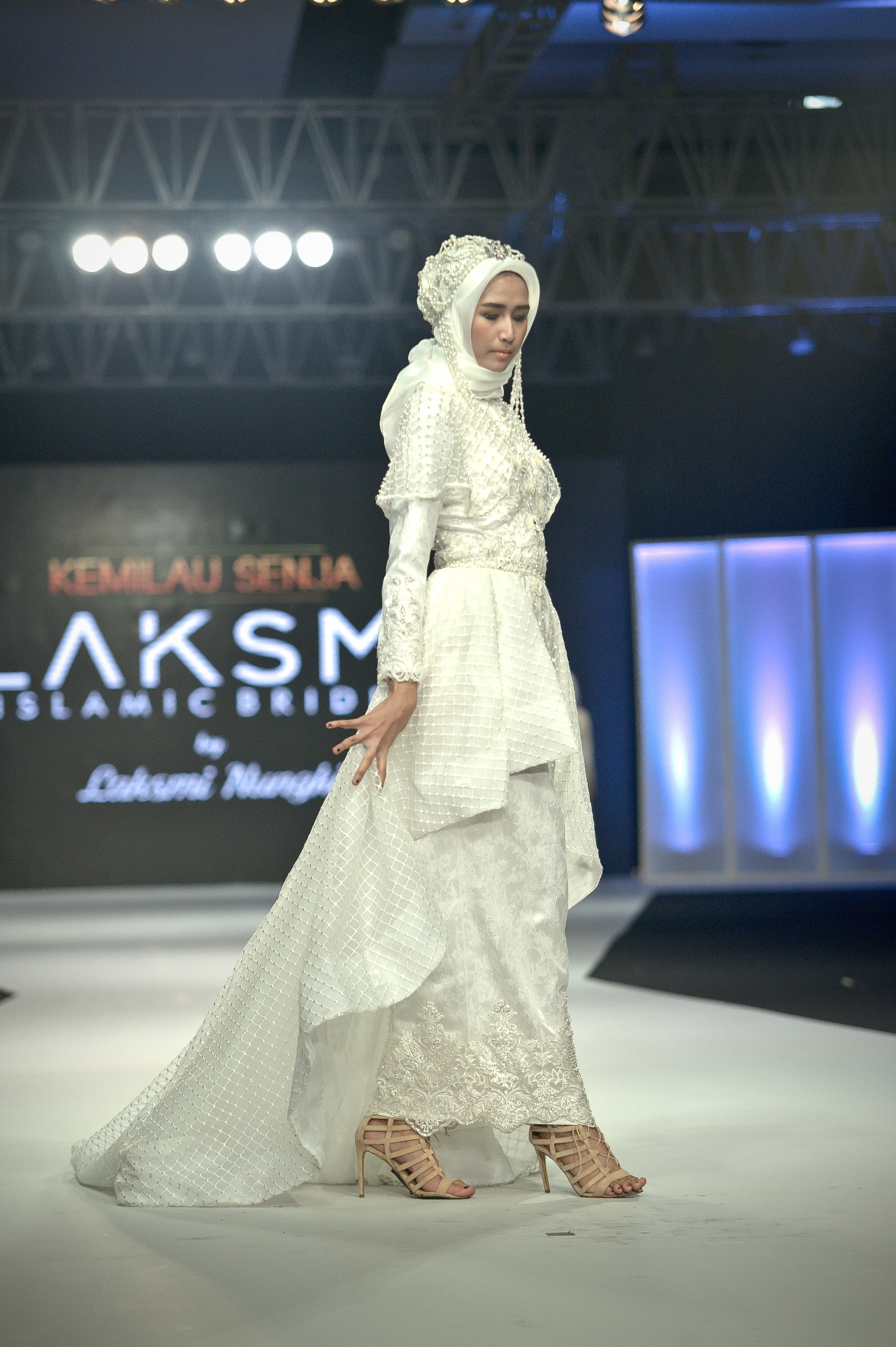 Wedding Dress Kemilau Senja Series By LAKSMI ISLAMIC BRIDE 0817 0370