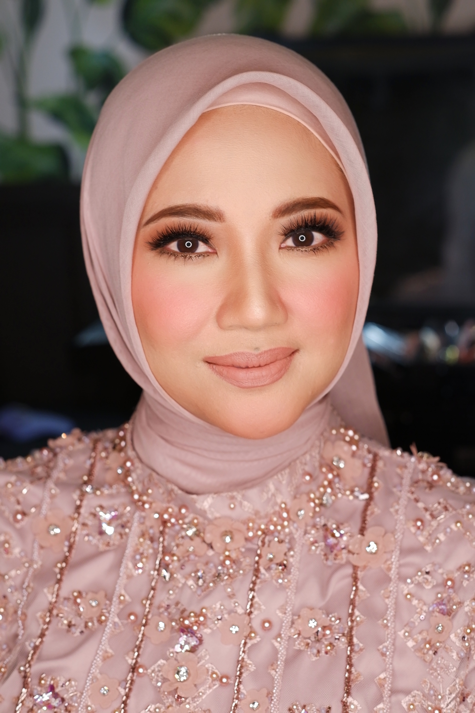 sister of bride makeup makeupby_nadyaputri Bridestory