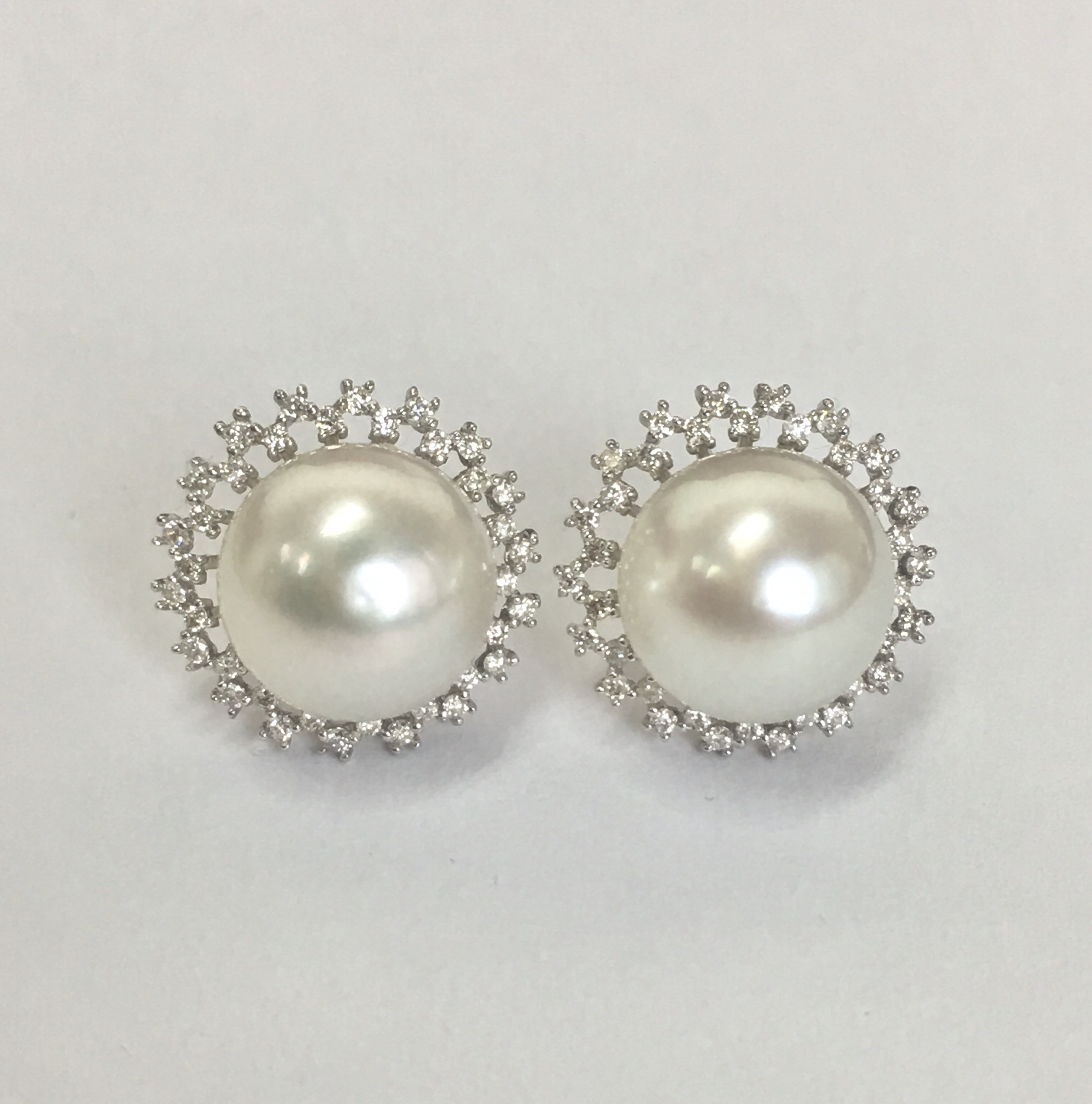 Pearl Earring by Rosario Mutiara 