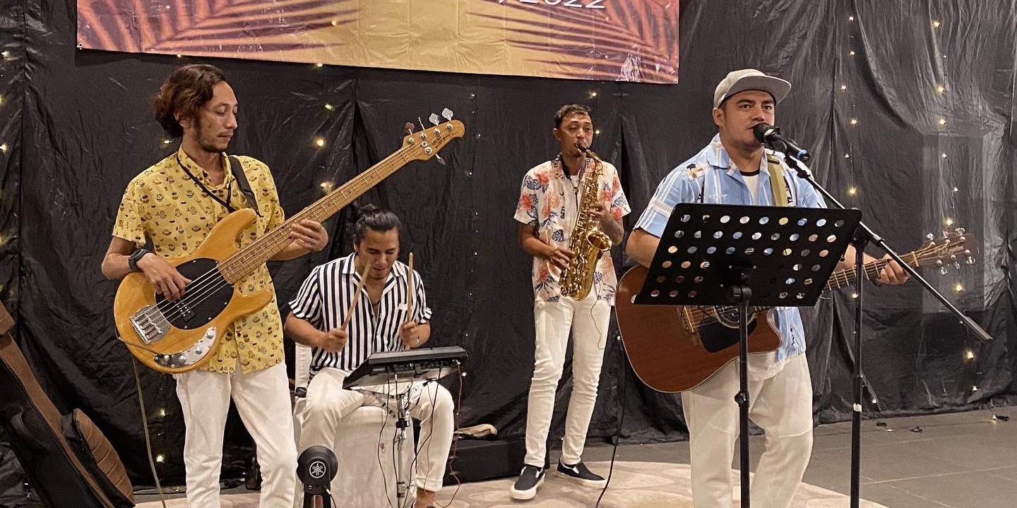 Band & Sound System 2 Set by Platinum Sound Production Bridestory Store