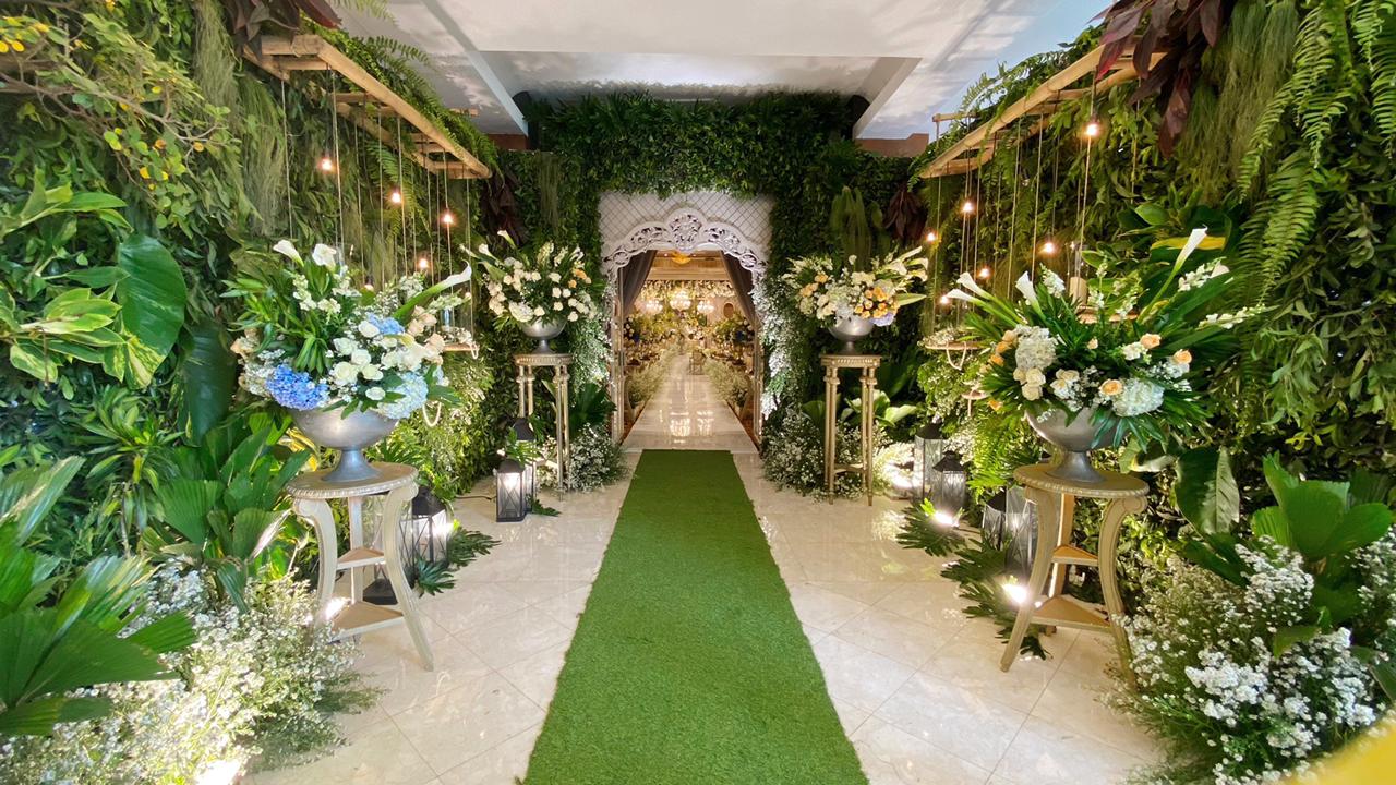 Raffles Hills Cibubur - On Green Garden Venue Wedding Venue In Jakarta Bridestorycom