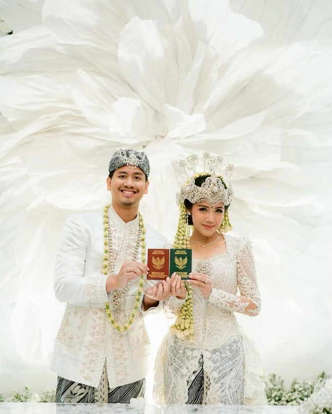 6 Alternatif Unik Dekorasi Latar Pernikahan Selain Menggunakan Gugusan Bunga Image 6