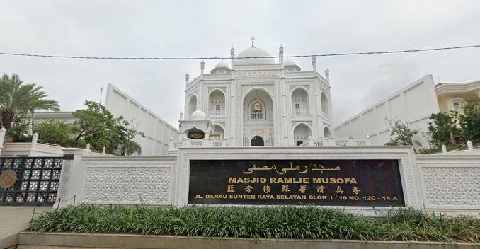 8 Masjid Pilihan yang Sering Dijadikan Tempat Akad Nikah Image 3