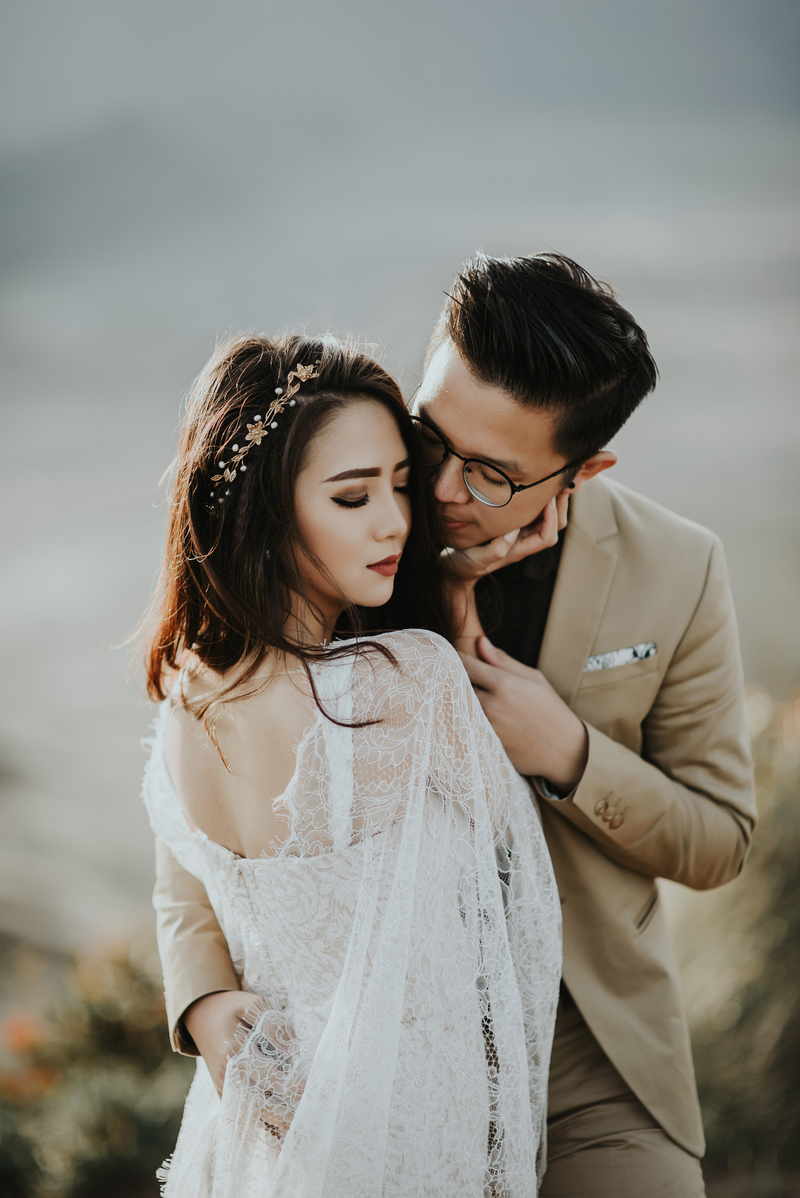 Sebuah Foto Pre Wedding Mengagumkan Akan Dua Seniman Di Gunung Bromo
