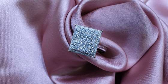 cincin-berlian-kotak-Hy5rt7Ug8.jpg