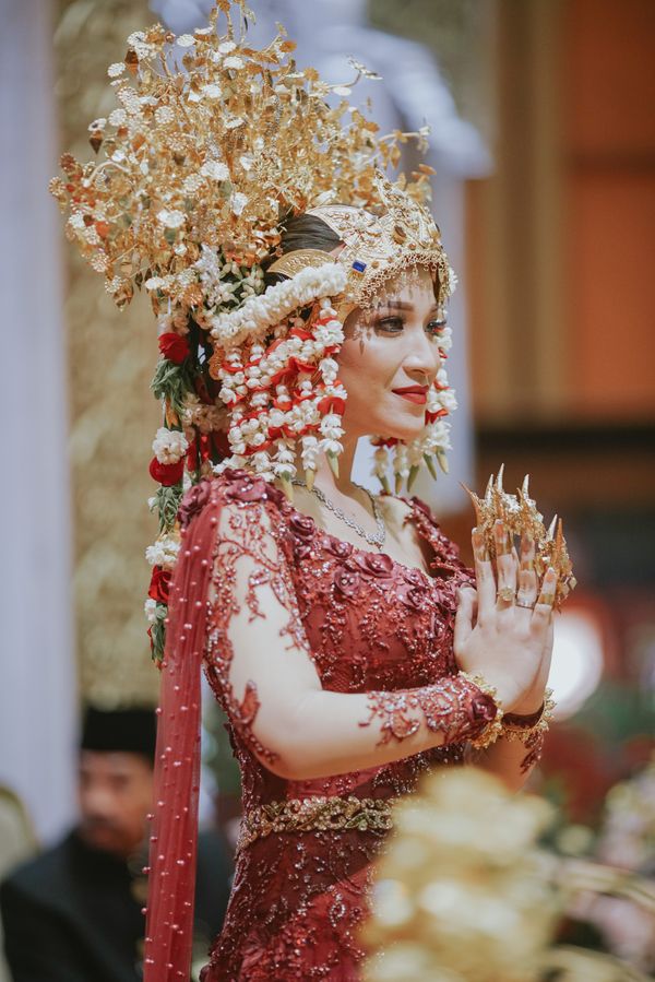 Kebaya Pengantin Modern