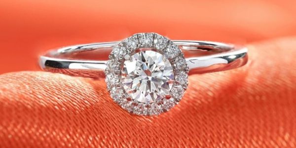 Cincin Berlian GIA Bening Luxury Halo