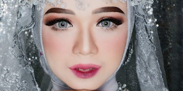 Dhenia makeup & gallery