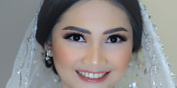 Package makeup and kebaya
