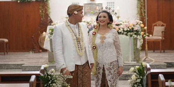 DEKORASI GEREJA / DEKORASI PEMBERKATAN NIKAH / HOLY MATRIMONY PACKAGES
