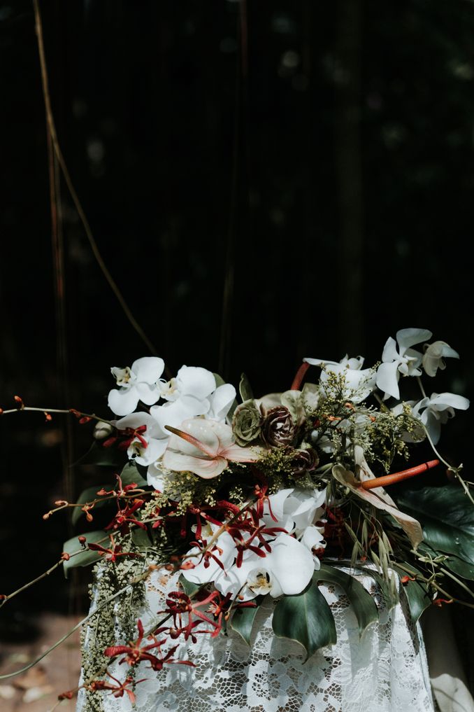 Quintessential Blooms: Inspirasi Bunga dan Dekor Pernikahan Terbaru dari Vendor Lokal Image 8