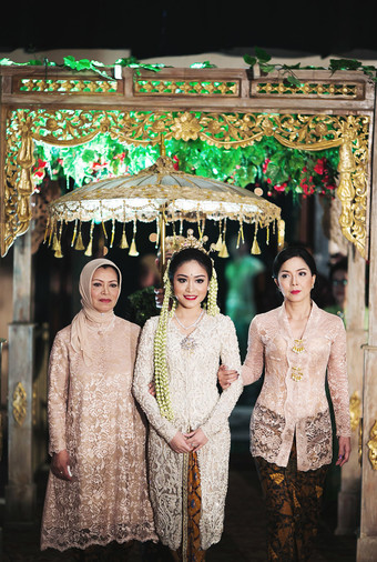 Sundanese Wedding Dress