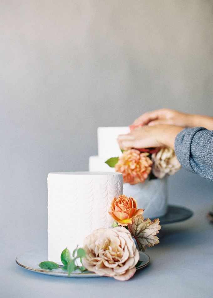Lush Botanical Cake Design Inspiration for the Naturalist Bride by Jen Huang Photo - 001 Lush Botanical Cake Design Inspiration for the Naturalist Bride by Jen Huang Photo - 001