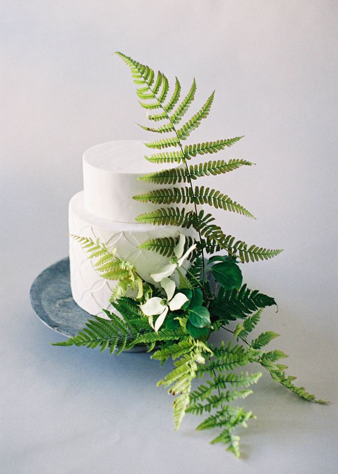 Lush Botanical Cake Design Inspiration for the Naturalist Bride by Jen Huang Photo - 011 Lush Botanical Cake Design Inspiration for the Naturalist Bride by Jen Huang Photo - 011