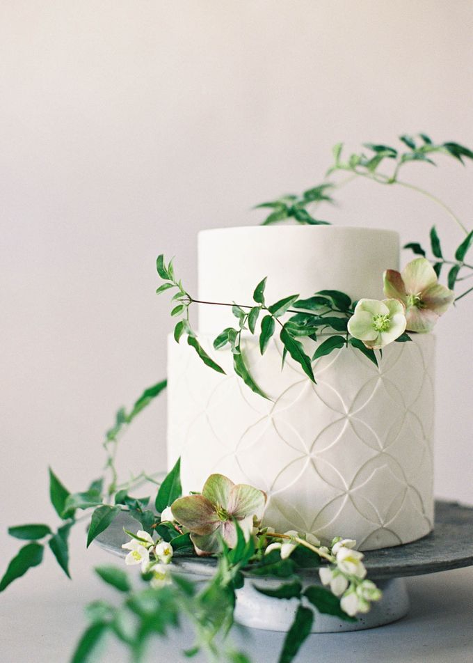 Lush Botanical Cake Design Inspiration for the Naturalist Bride by Jen Huang Photo - 013 Lush Botanical Cake Design Inspiration for the Naturalist Bride by Jen Huang Photo - 013