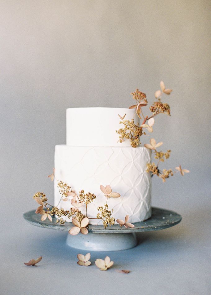 Lush Botanical Cake Design Inspiration for the Naturalist Bride by Jen Huang Photo - 004 Lush Botanical Cake Design Inspiration for the Naturalist Bride by Jen Huang Photo - 004