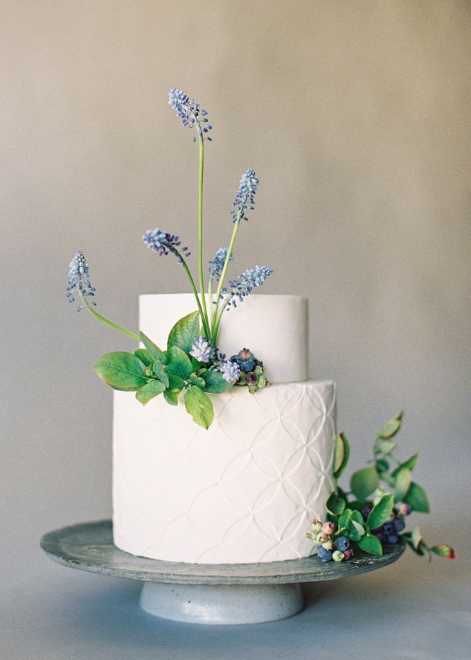 Lush Botanical Cake Design Inspiration for the Naturalist Bride by Jen Huang Photo - 007 Lush Botanical Cake Design Inspiration for the Naturalist Bride by Jen Huang Photo - 007