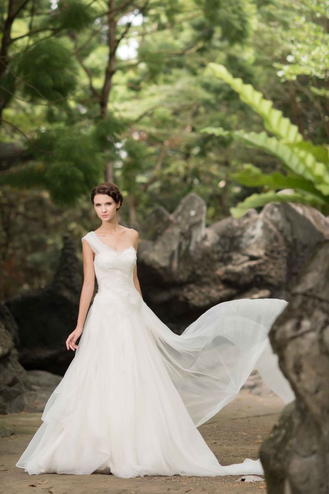 Gown Collection by My Dream Wedding - 048 Gown Collection by My Dream Wedding - 048