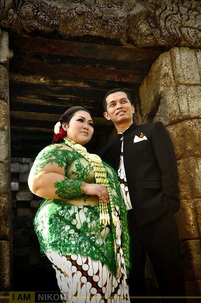 Our Exclusive Plus Size Kebaya and Formal Dress by Curvilínea by Pia Haryono - 010 Our Exclusive Plus Size Kebaya and Formal Dress by Curvilínea by Pia Haryono - 010