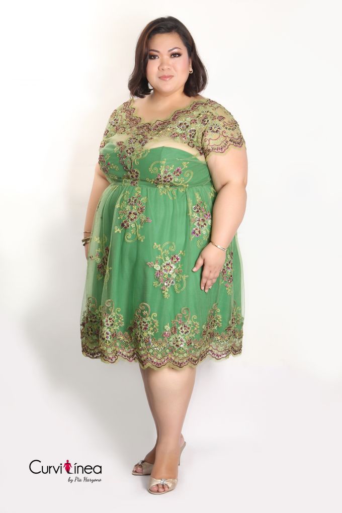 Our Exclusive Plus Size Kebaya and Formal Dress by Curvilínea by Pia Haryono - 011 Our Exclusive Plus Size Kebaya and Formal Dress by Curvilínea by Pia Haryono - 011