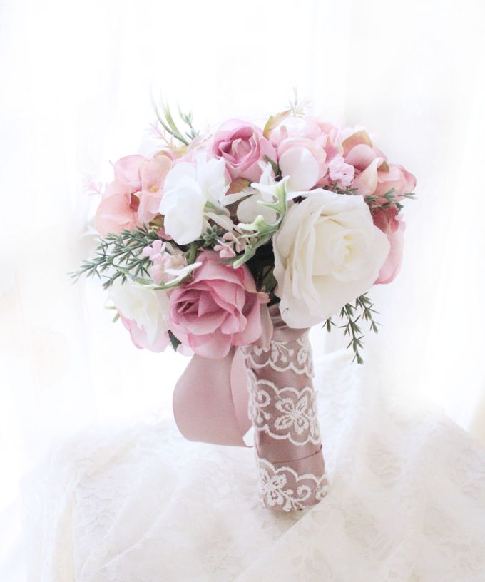 Natural Pink Bridesmaid handbouquet by Cup Of Love Design Studio - 001 Natural Pink Bridesmaid handbouquet by Cup Of Love Design Studio - 001