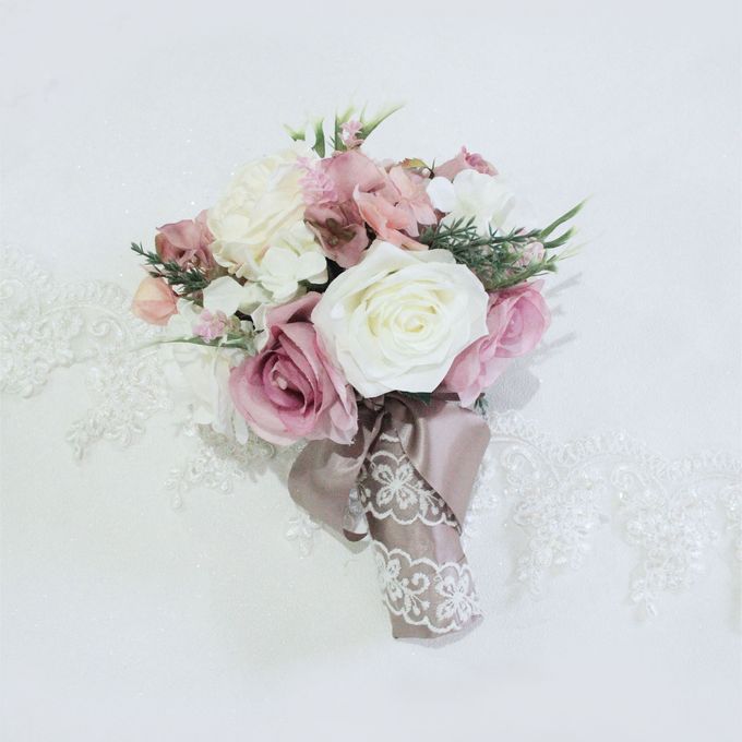 Natural Pink Bridesmaid handbouquet by Cup Of Love Design Studio - 002 Natural Pink Bridesmaid handbouquet by Cup Of Love Design Studio - 002
