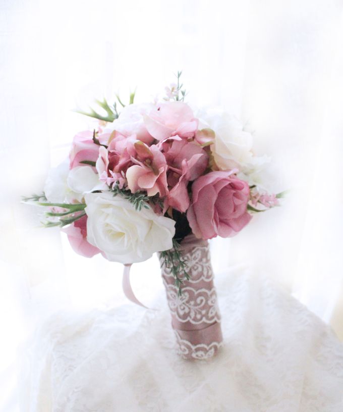 Natural Pink Bridesmaid handbouquet by Cup Of Love Design Studio - 003 Natural Pink Bridesmaid handbouquet by Cup Of Love Design Studio - 003