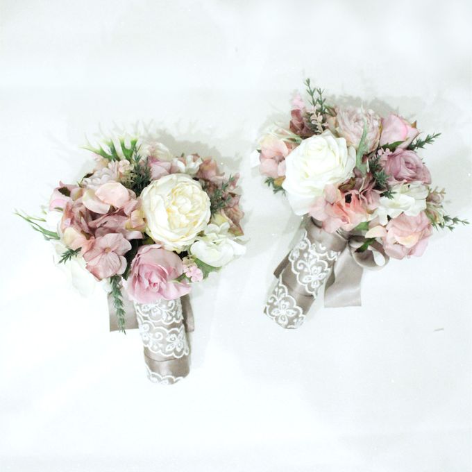 Natural Pink Bridesmaid handbouquet by Cup Of Love Design Studio - 004 Natural Pink Bridesmaid handbouquet by Cup Of Love Design Studio - 004