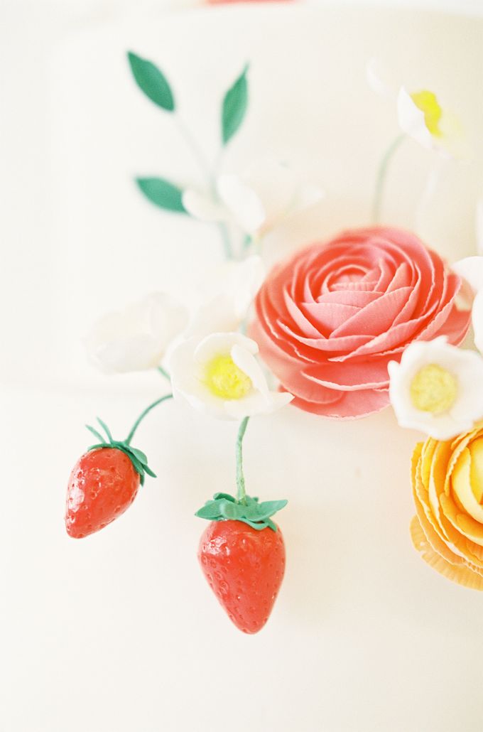 Colorful and Romantic Wedding Cake Inspiration by Jen Huang Photo - 031 Colorful and Romantic Wedding Cake Inspiration by Jen Huang Photo - 031