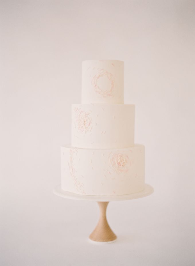 Colorful and Romantic Wedding Cake Inspiration by Jen Huang Photo - 010 Colorful and Romantic Wedding Cake Inspiration by Jen Huang Photo - 010