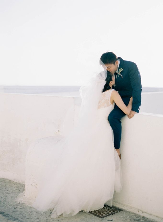Classic and Beautiful Olive Green and Sea Blue Wedding in Santorini, Greece by Jen Huang Photo - 033 Classic and Beautiful Olive Green and Sea Blue Wedding in Santorini, Greece by Jen Huang Photo - 033