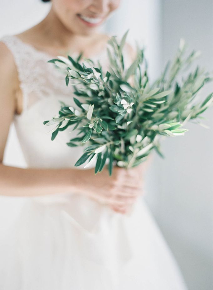 Classic and Beautiful Olive Green and Sea Blue Wedding in Santorini, Greece by Jen Huang Photo - 014 Classic and Beautiful Olive Green and Sea Blue Wedding in Santorini, Greece by Jen Huang Photo - 014