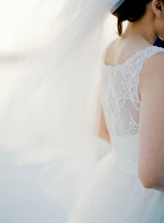 Classic and Beautiful Olive Green and Sea Blue Wedding in Santorini, Greece by Jen Huang Photo - 024 Classic and Beautiful Olive Green and Sea Blue Wedding in Santorini, Greece by Jen Huang Photo - 024