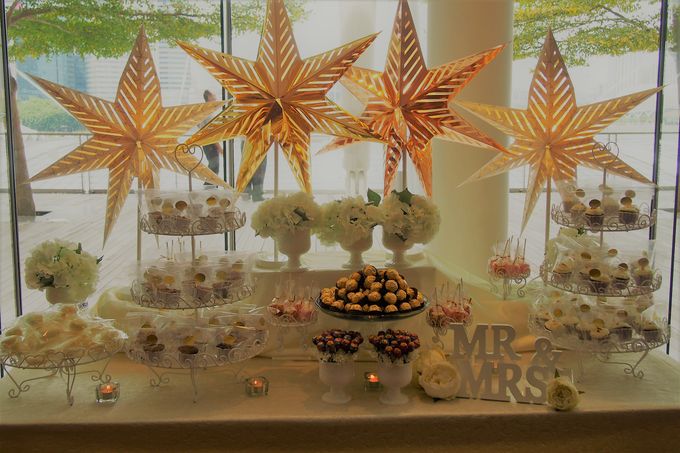 Gold and Soft White Dessert Table by Marina Bay Sands - 002 Gold and Soft White Dessert Table by Marina Bay Sands - 002