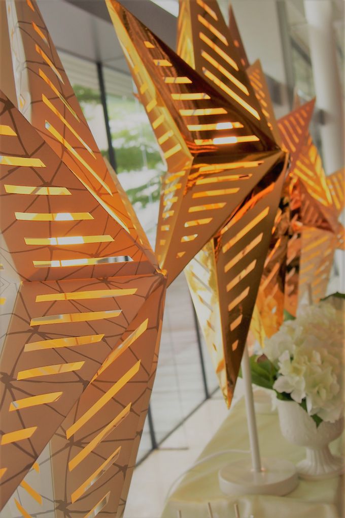 Gold and Soft White Dessert Table by Marina Bay Sands - 007 Gold and Soft White Dessert Table by Marina Bay Sands - 007