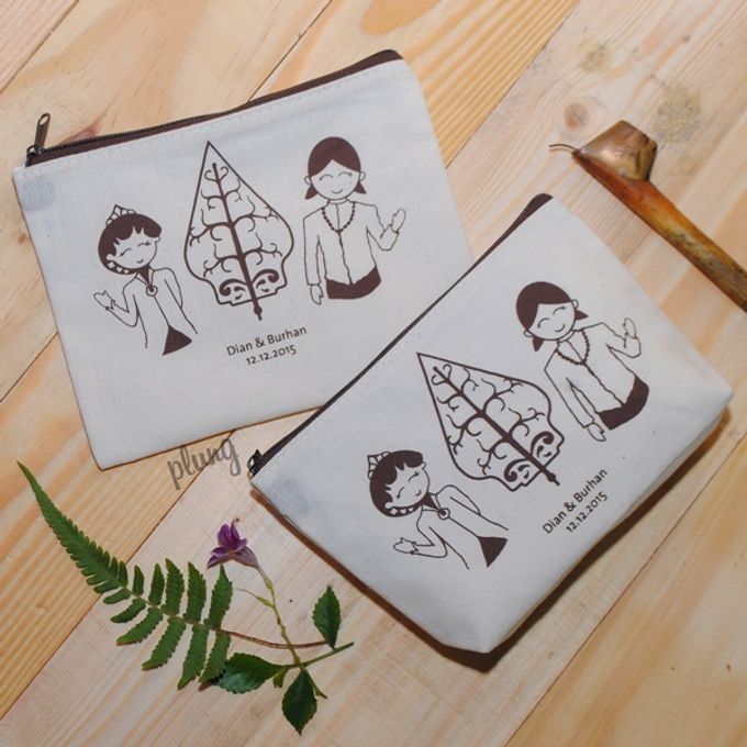 Souvenir Pouch Jawa by Plung Creativo - 006 Souvenir Pouch Jawa by Plung Creativo - 006