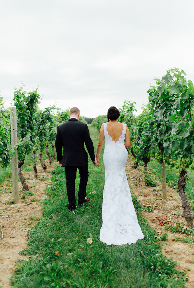 One Couple�s Vineyard Wedding in Long Island, New York
