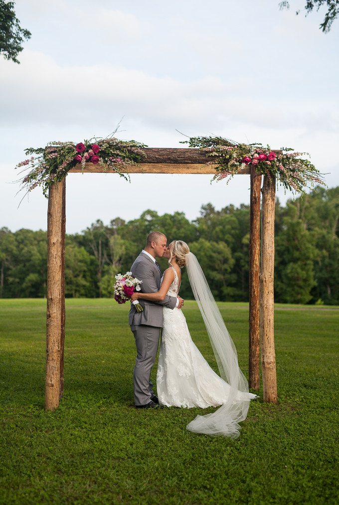 A Truly Captivating Outdoor Wedding in Arkansas Bridestory Blog