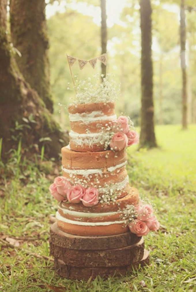 Bare it All: These Naked Wedding Cakes are Our New ...